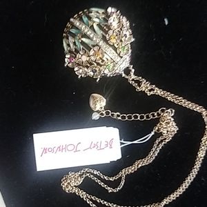 Betsey johnson lady bug crystal penndant